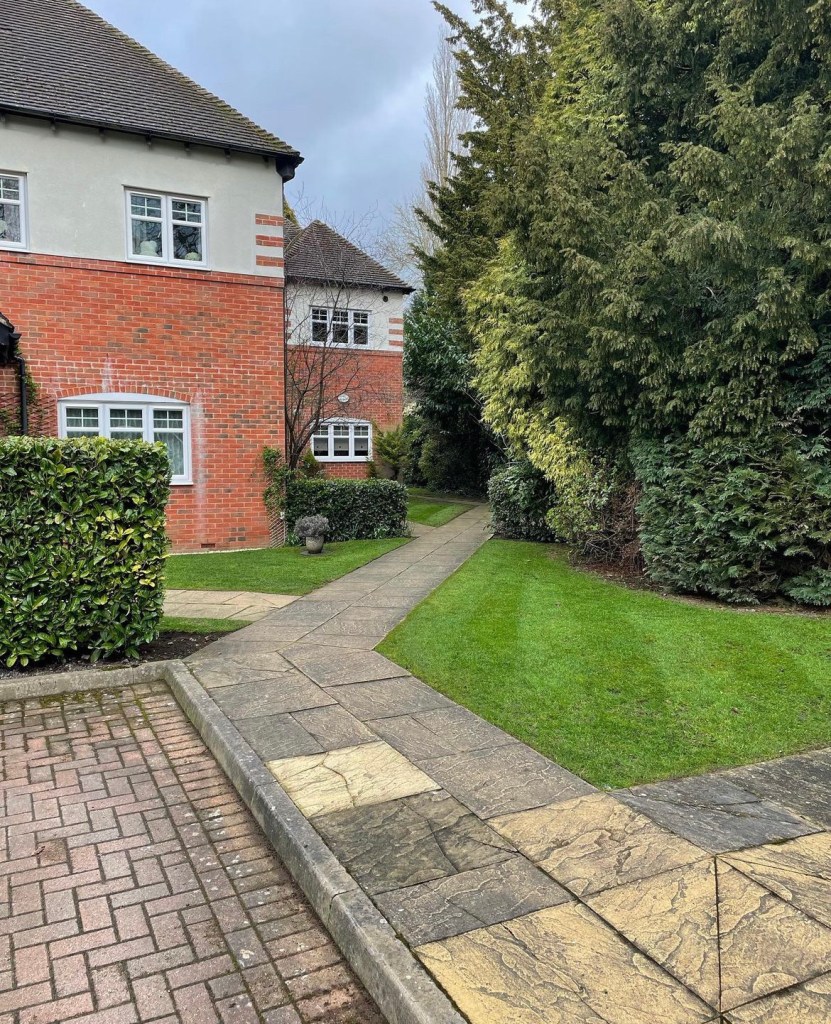 weed control in staffordshire and the midlands by green space grounds maintenance